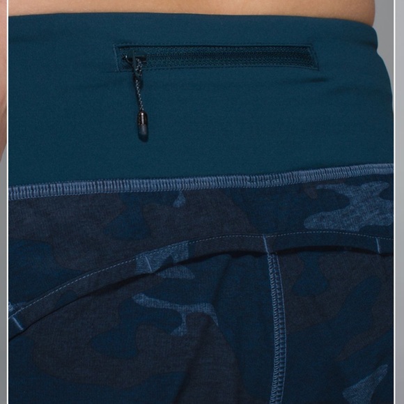 💙LULULEMON RUN TIMES SHORT 4”-CAMO OIL SLICK BLUE - Picture 5 of 15